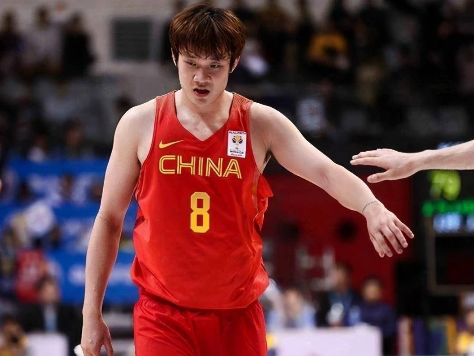 如何根据个人体能调整篮球对抗训练强度_0